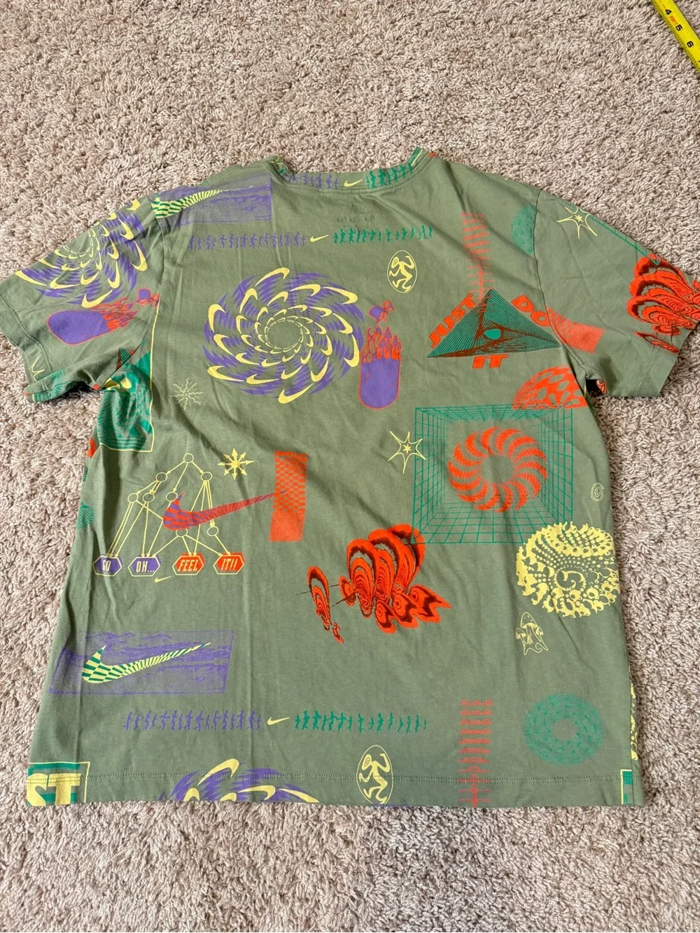 NIKE Sportswear FESTIVAL T Shirt Men Green FB9780-386 All Over Print Size L